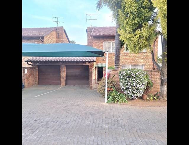 3 BEDROOM TOWNHOUSE FOR SALE IN BIRCHLEIGH